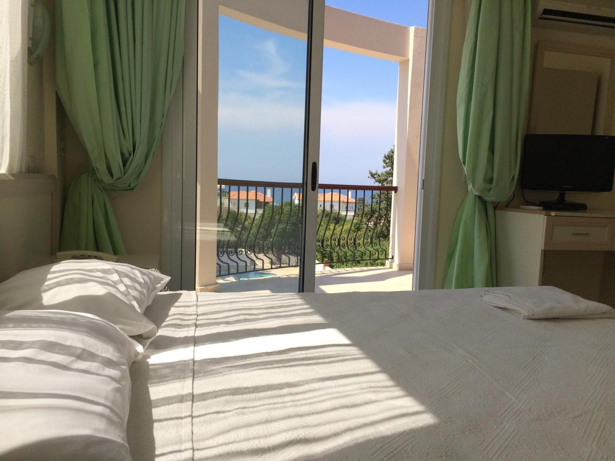 The Prince Inn Hotel & Villas Agios Georgios  Exterior photo