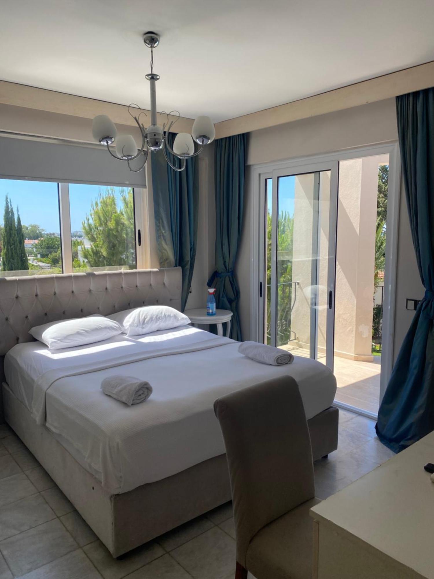 The Prince Inn Hotel & Villas Agios Georgios  Exterior photo