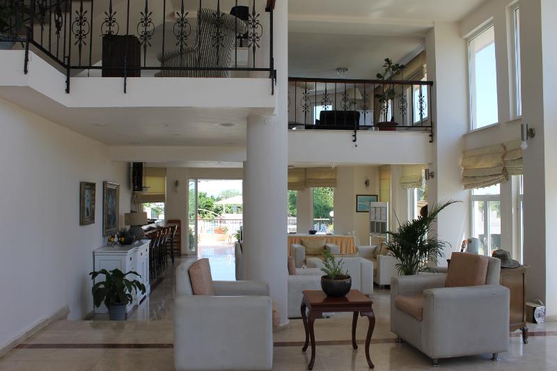 The Prince Inn Hotel & Villas Agios Georgios  Exterior photo