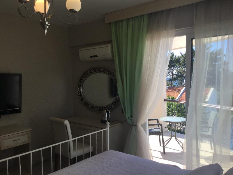 The Prince Inn Hotel & Villas Agios Georgios  Exterior photo